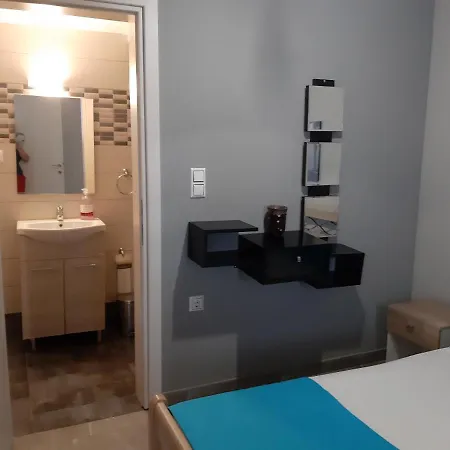 Soula's Sunshine Blue Apartment *