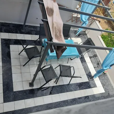 Soula's Sunshine Blue Apartment *